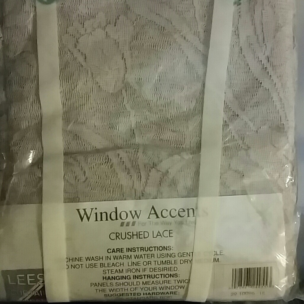 Crushed Lace Window Accents